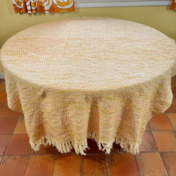 Vintage 80s fringed throw blanket, orange, peach triangle pattern, lap size - Picture 2 of 9